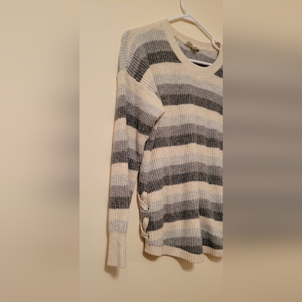 Sweater - Picture 2 of 4